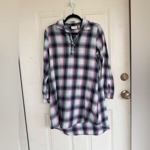 Place dress shirt with long sleeves Size XXL/16